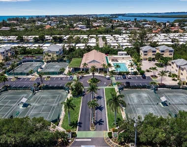 700 Longboat Court - Photo Thumbnail 25
