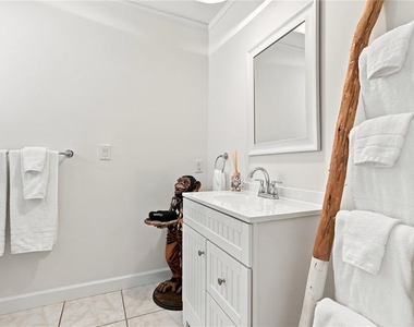 700 Longboat Court - Photo Thumbnail 13