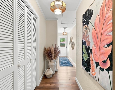 700 Longboat Court - Photo Thumbnail 6