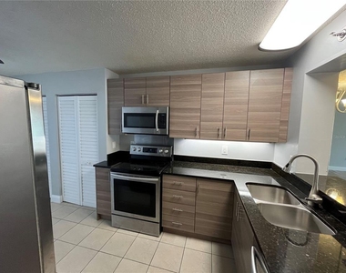 4460 Fairways Blvd - Photo Thumbnail 4