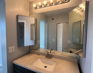 4460 Fairways Blvd - Photo Thumbnail 9