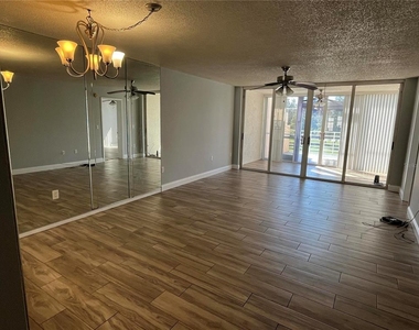 4460 Fairways Blvd - Photo Thumbnail 2