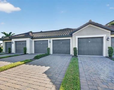 5685 Palmer Circle - Photo Thumbnail 2