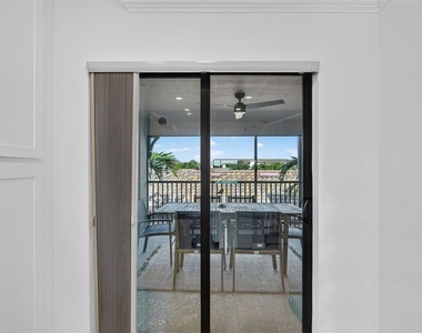 5685 Palmer Circle - Photo Thumbnail 21