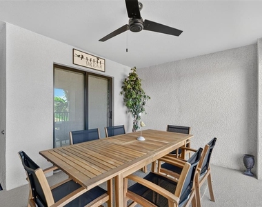 5685 Palmer Circle - Photo Thumbnail 4