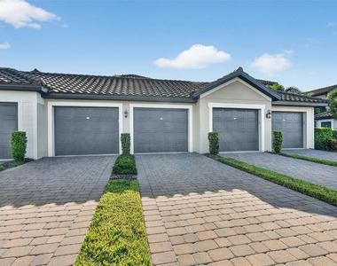 5685 Palmer Circle - Photo Thumbnail 1