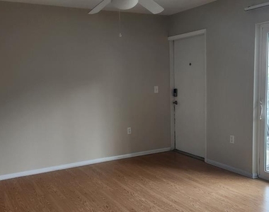 2304 Ringling Boulevard - Photo Thumbnail 13