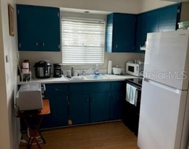 2304 Ringling Boulevard - Photo Thumbnail 7
