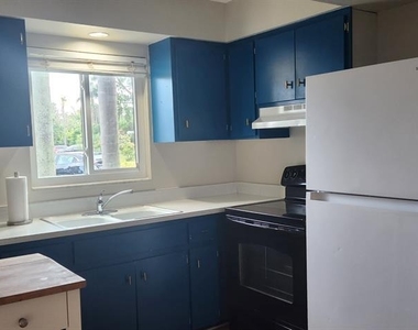 2304 Ringling Boulevard - Photo Thumbnail 17