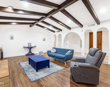 501 Palmary Drive - Photo Thumbnail 4