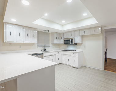 501 Palmary Drive - Photo Thumbnail 8