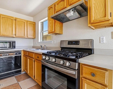 3432 Chickasaw Drive - Photo Thumbnail 9