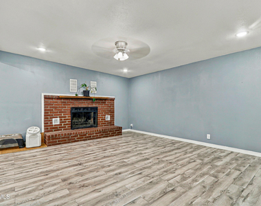 5201 Prince Edward Avenue - Photo Thumbnail 13