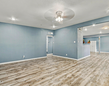 5201 Prince Edward Avenue - Photo Thumbnail 15
