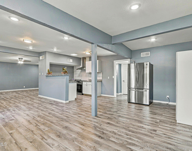 5201 Prince Edward Avenue - Photo Thumbnail 18