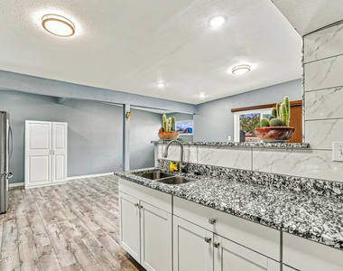 5201 Prince Edward Avenue - Photo Thumbnail 21