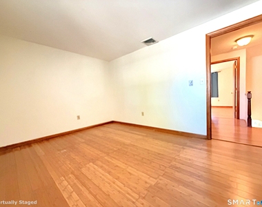 246 Woodford Avenue - Photo Thumbnail 8