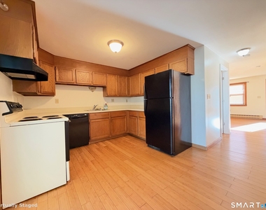 246 Woodford Avenue - Photo Thumbnail 4