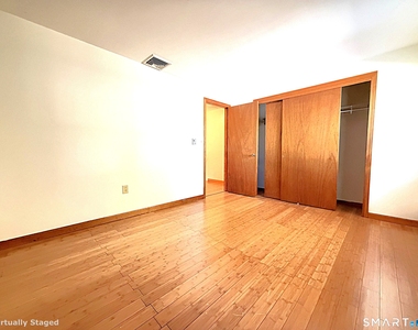 246 Woodford Avenue - Photo Thumbnail 7