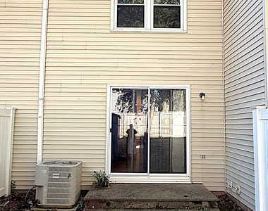 246 Woodford Avenue - Photo Thumbnail 16