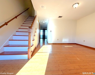 246 Woodford Avenue - Photo Thumbnail 2