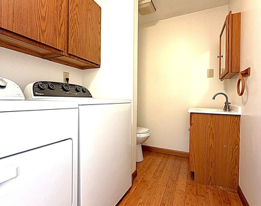 246 Woodford Avenue - Photo Thumbnail 14