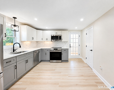 24 Bushnell Avenue - Photo Thumbnail 8