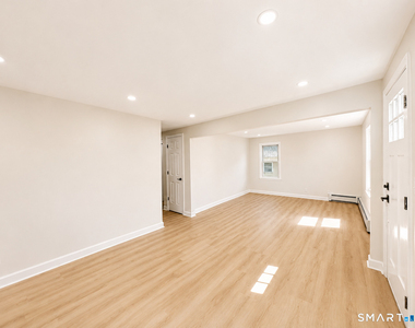 24 Bushnell Avenue - Photo Thumbnail 14
