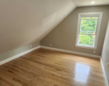 413 Winthrop Avenue - Photo Thumbnail 3
