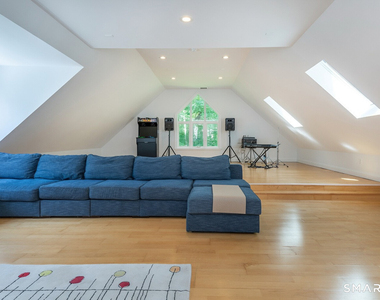 28 Drewbarrie Lane - Photo Thumbnail 15