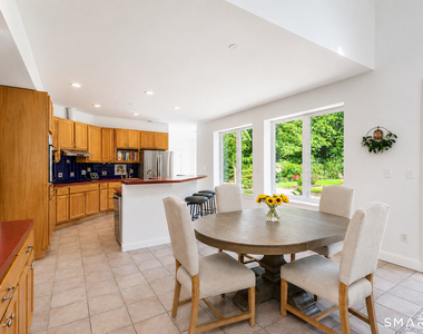 28 Drewbarrie Lane - Photo Thumbnail 11