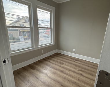 168 Main Street - Photo Thumbnail 4