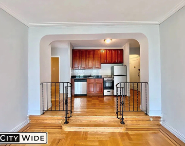 690 Ft Washington Avenue - Photo Thumbnail 3