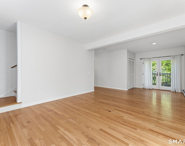 16 1/2 Myrtle Road - Photo Thumbnail 8