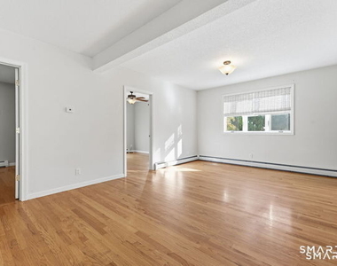 16 1/2 Myrtle Road - Photo Thumbnail 7