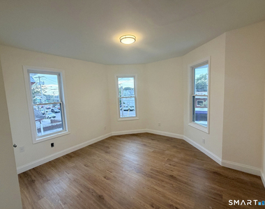 2937 Fairfield Avenue - Photo Thumbnail 6