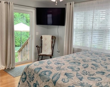 54 Hartford Avenue - Photo Thumbnail 6