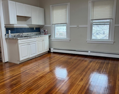 328 Chapman Street - Photo Thumbnail 1