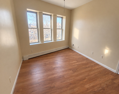 1804 Barnum Avenue - Photo Thumbnail 3