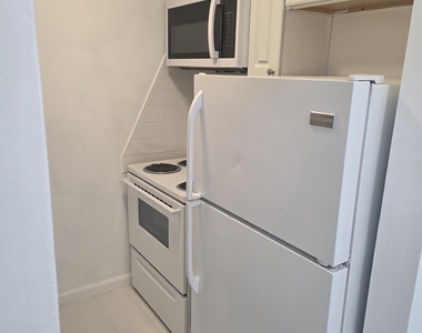 345 Benham Avenue - Photo Thumbnail 3