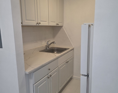 345 Benham Avenue - Photo Thumbnail 2