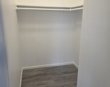 345 Benham Avenue - Photo Thumbnail 6