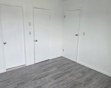 345 Benham Avenue - Photo Thumbnail 5
