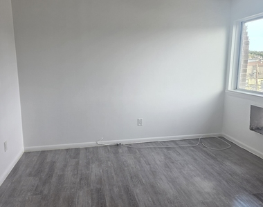 345 Benham Avenue - Photo Thumbnail 9