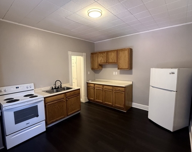 68 Anderson Street - Photo Thumbnail 1