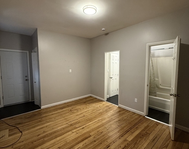 68 Anderson Street - Photo Thumbnail 2