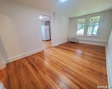 33 Holcomb Avenue - Photo Thumbnail 3