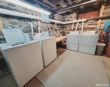 33 Holcomb Avenue - Photo Thumbnail 7