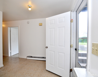 1681 Litchfield Turnpike - Photo Thumbnail 5