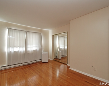 96 Columbus Place - Photo Thumbnail 7